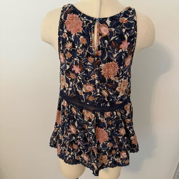 American Eagle Outfitters Navy Floral Peplum Tank Top Size Medium - Picture 5 of 8